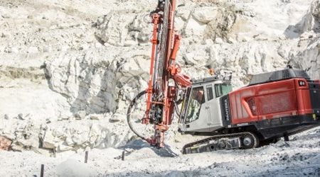 Máy khoan đập đỉnh Sandvik